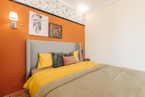 Old town, super spacious, good price, comfortable 43 phùng hưng street